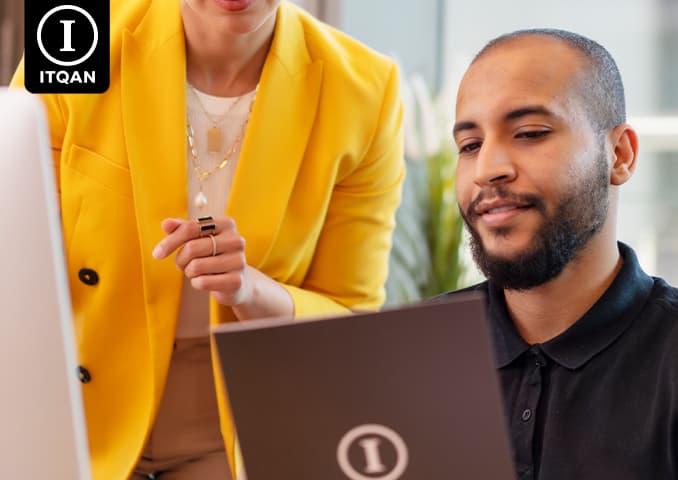 تأسيس شركة في الفري زون للمقيمين